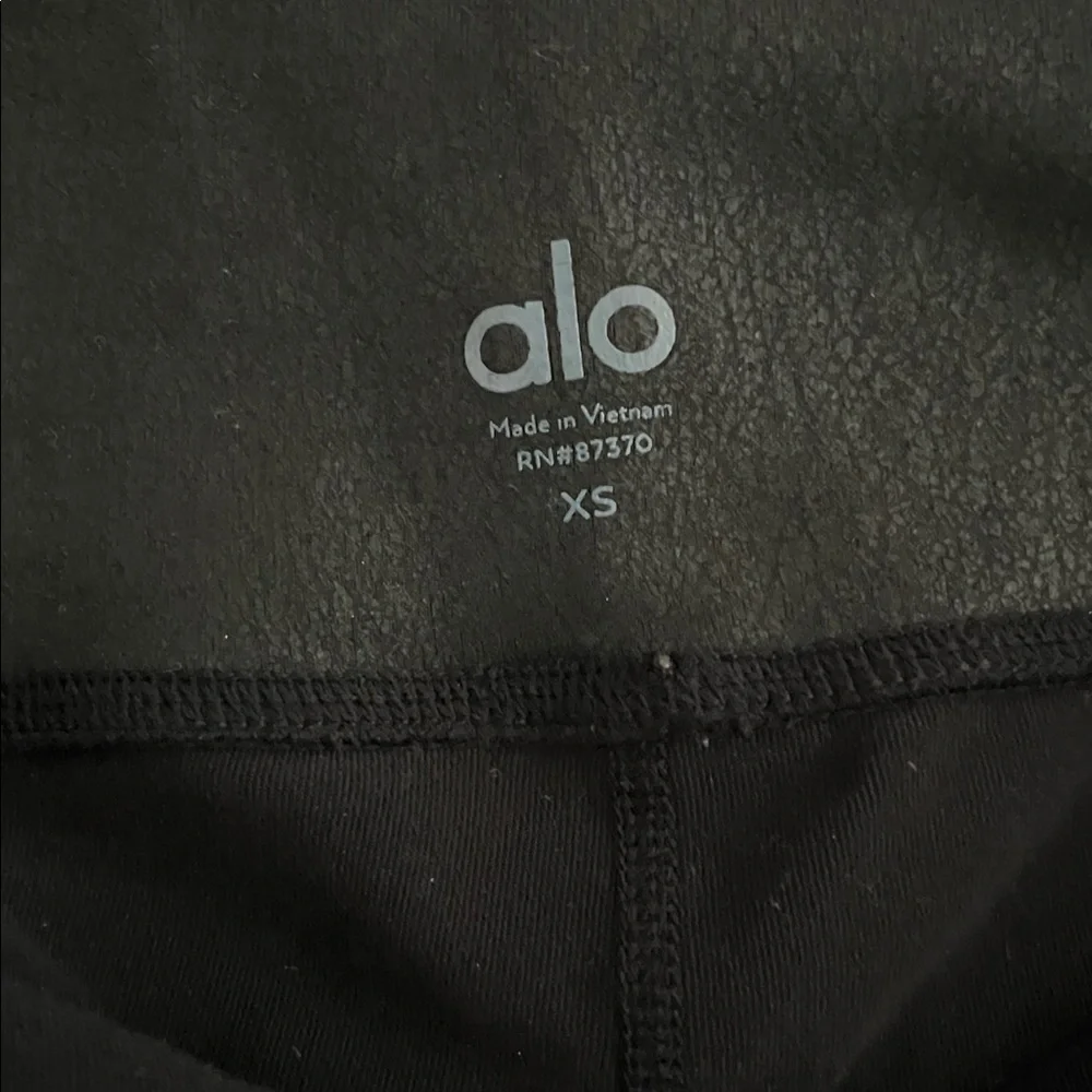 F26 Alo Leggings